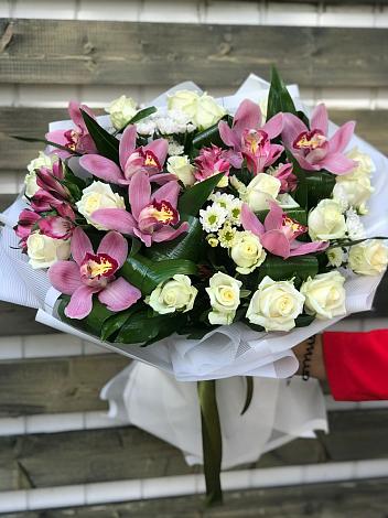 Букет цветов из: Розы и Хризантемы в Рязани