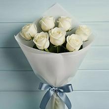 Букет 7 Белых роз Эдлесс Лав в Рязани