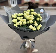 Букет Белые кустовые розы Солинеро в Рязани
