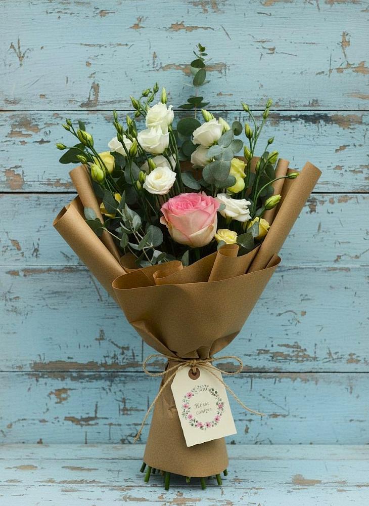 Букет цветов из: Розы и Лизиантусы в Рязани