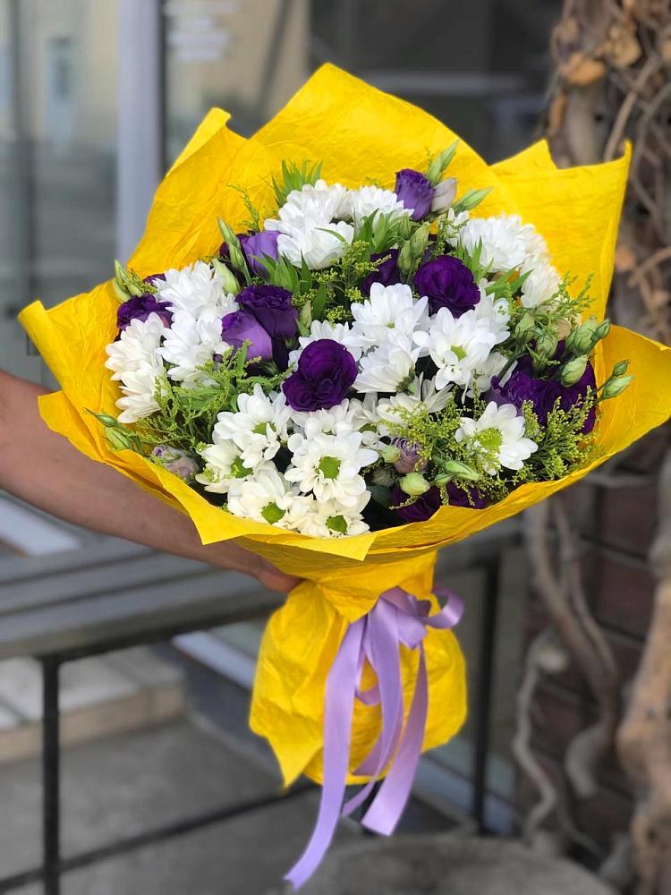 Букет цветов из: Ирисы, Хризантемы и Ромашки в Рязани