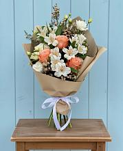 Букет цветов из:  Альстромерии, Лизиантусы, Розы и Хризантемы #REPLACE_PRED# Рязани