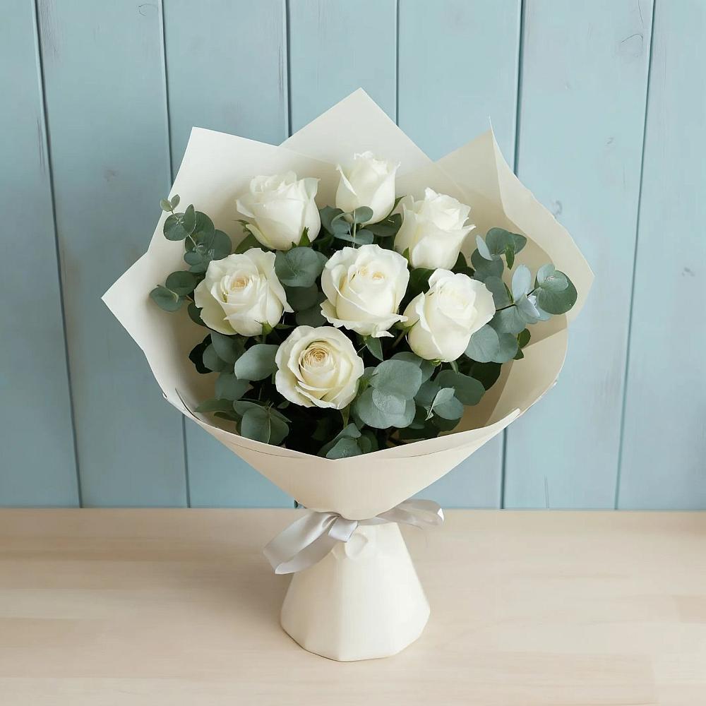Букет Белые розы в Эвкалипте в Рязани