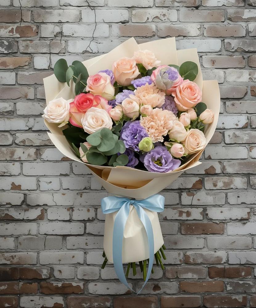 Букет цветов из: Розы, Лизиантусы и Гвоздики в Рязани