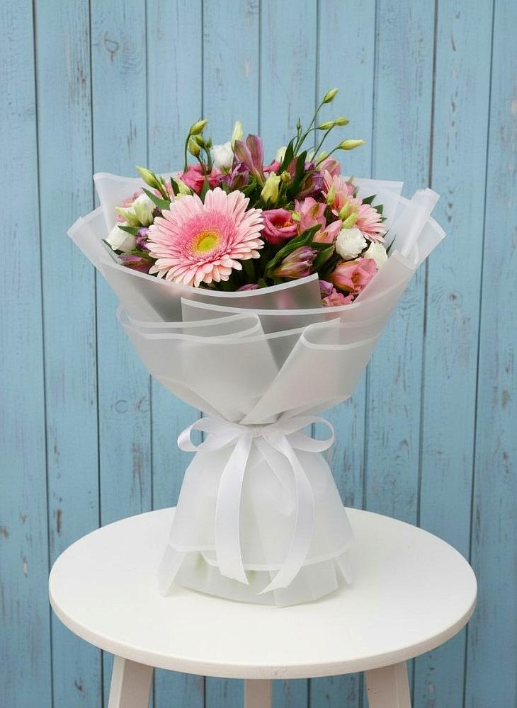 Букет цветов из: Герберы, Альстромерии и Лизиантусы в Рязани