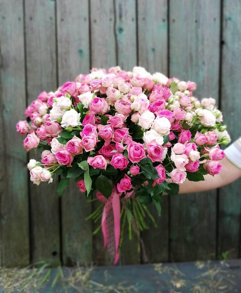 Букет Розовые кустовые розы Натали и Лав Лидия в Рязани