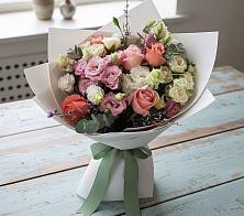 Букет цветов из:  Розы, Лизиантусы и Гвоздики в Рязани