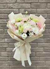 Букет цветов из:  Гвоздики, Розы, Лизиантусы и Хризантемы #REPLACE_PRED# Рязани