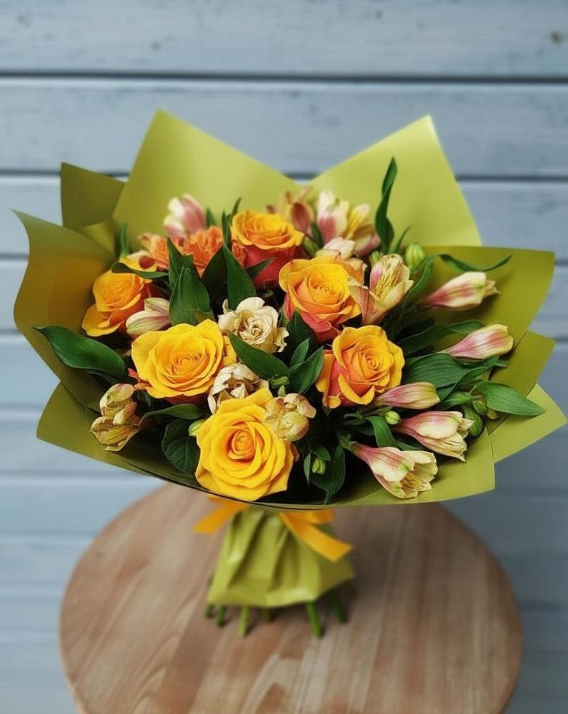 Букет цветов из: Альстромерии и Розы в Рязани