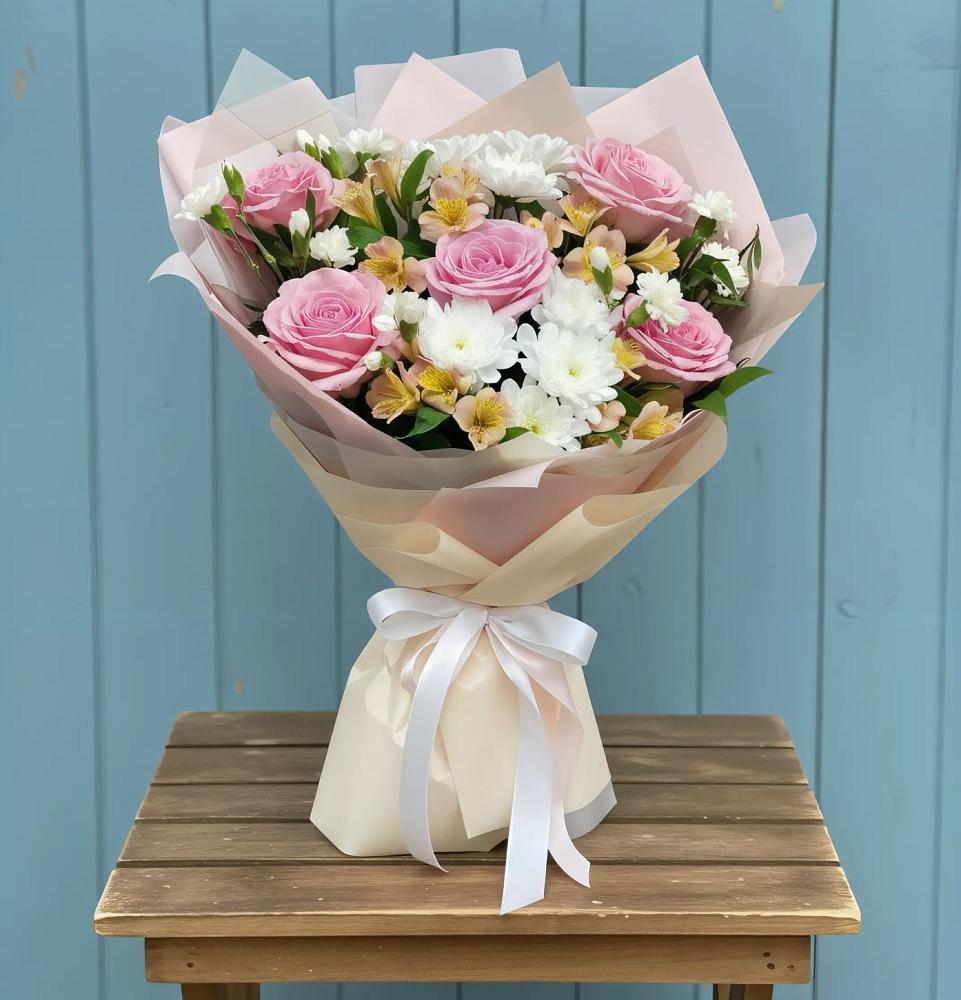 Букет цветов из: Гвоздики, Орхидеи и Розы в Рязани