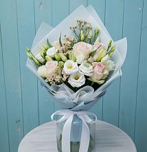 Букет цветов из:  Розы и Лизиантусы в Рязани