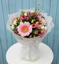 Букет цветов из:  Герберы, Альстромерии и Лизиантусы #REPLACE_PRED# Рязани