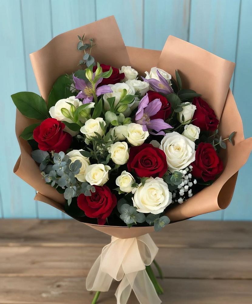 Букет цветов из: Розы и Альстромерии в Рязани