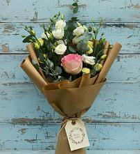 Букет цветов из:  Розы и Лизиантусы в Рязани