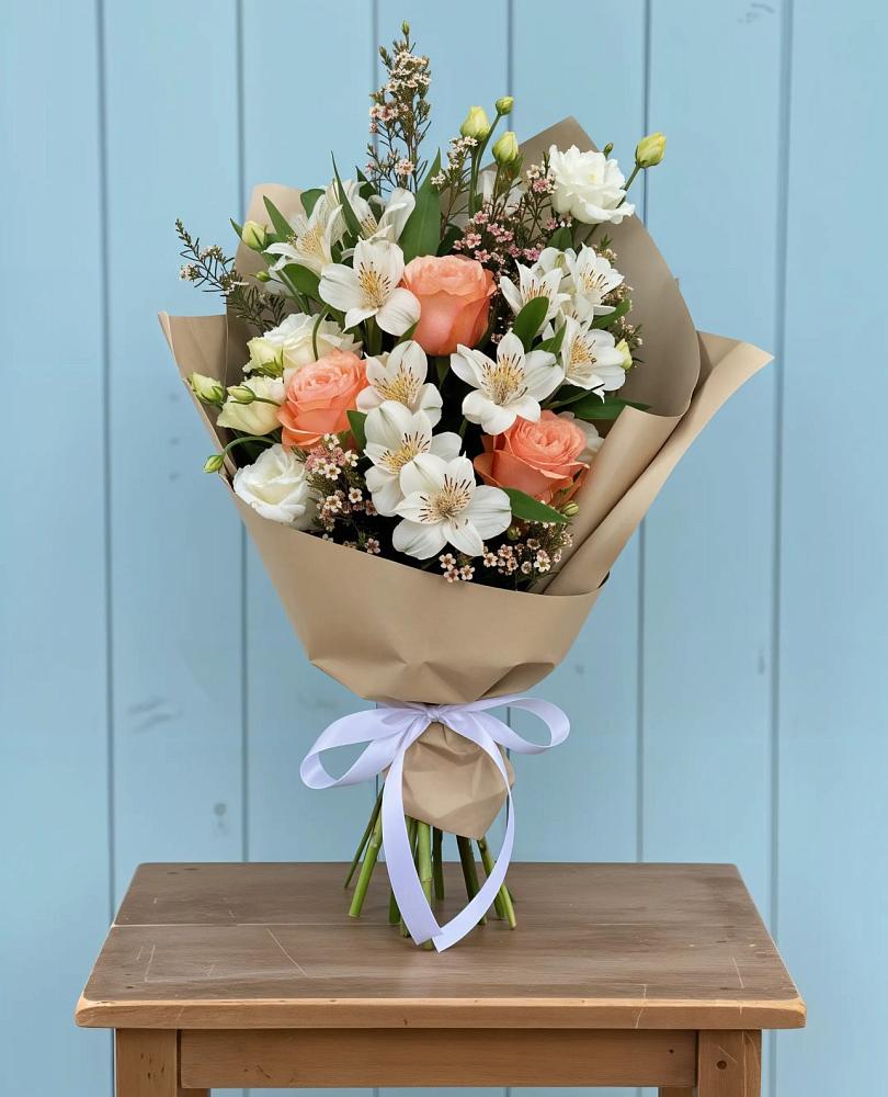 Букет цветов из: Альстромерии, Лизиантусы, Розы и Хризантемы в Рязани